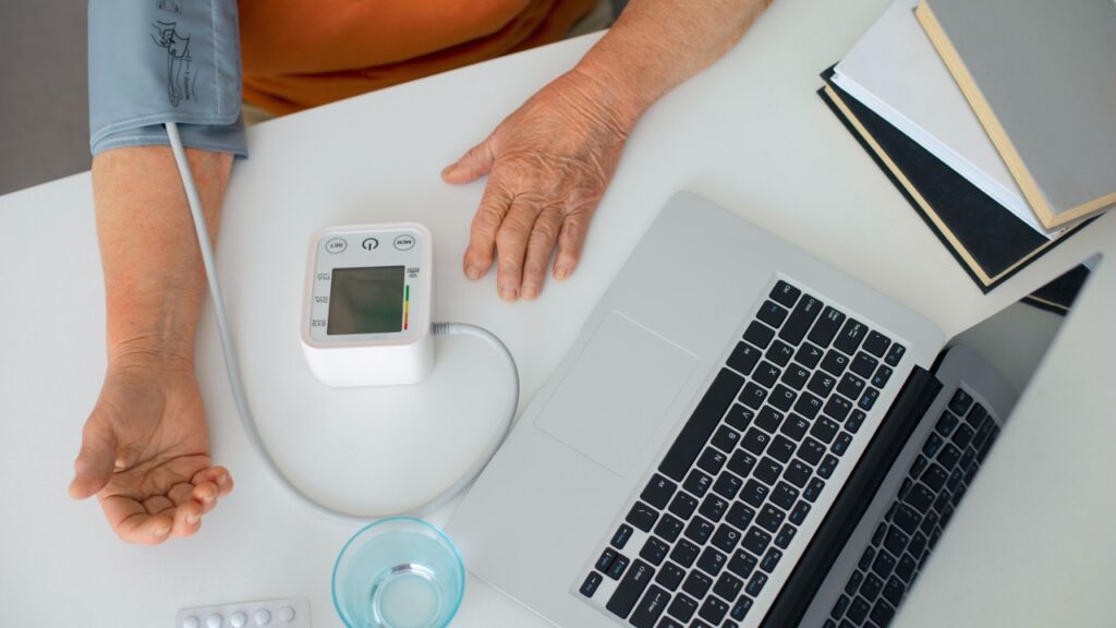 How Patient Monitoring Systems Improve Early Detection of Health Issues